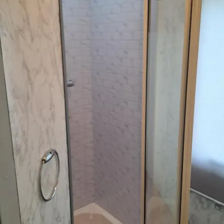 Mobil-home Climatise, Calme, Arbore 4*